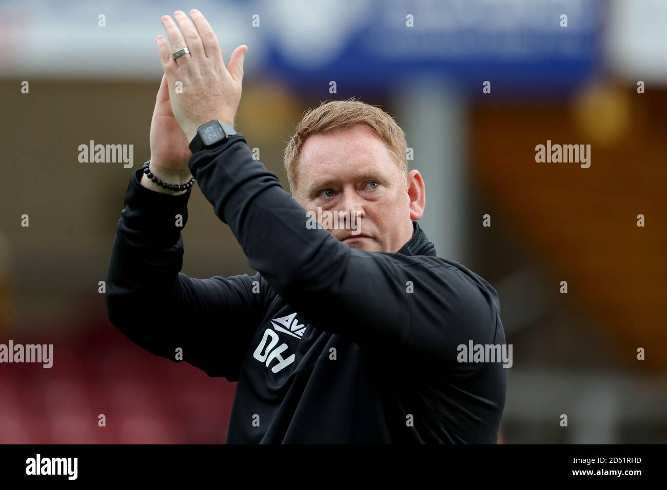 David Hopkin, responsabile di Bradford City, è il benvenuto al Northern Admerals Stadium di Bradford City Foto Stock