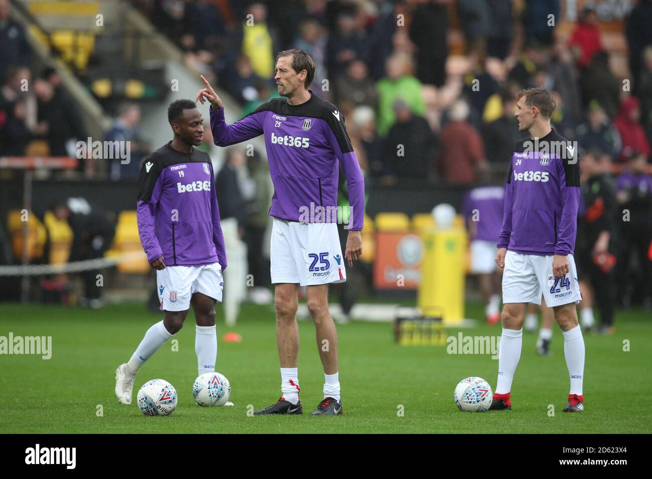 Saido Berahino di Stoke City, Peter Crouch e Darren Fletcher Foto Stock