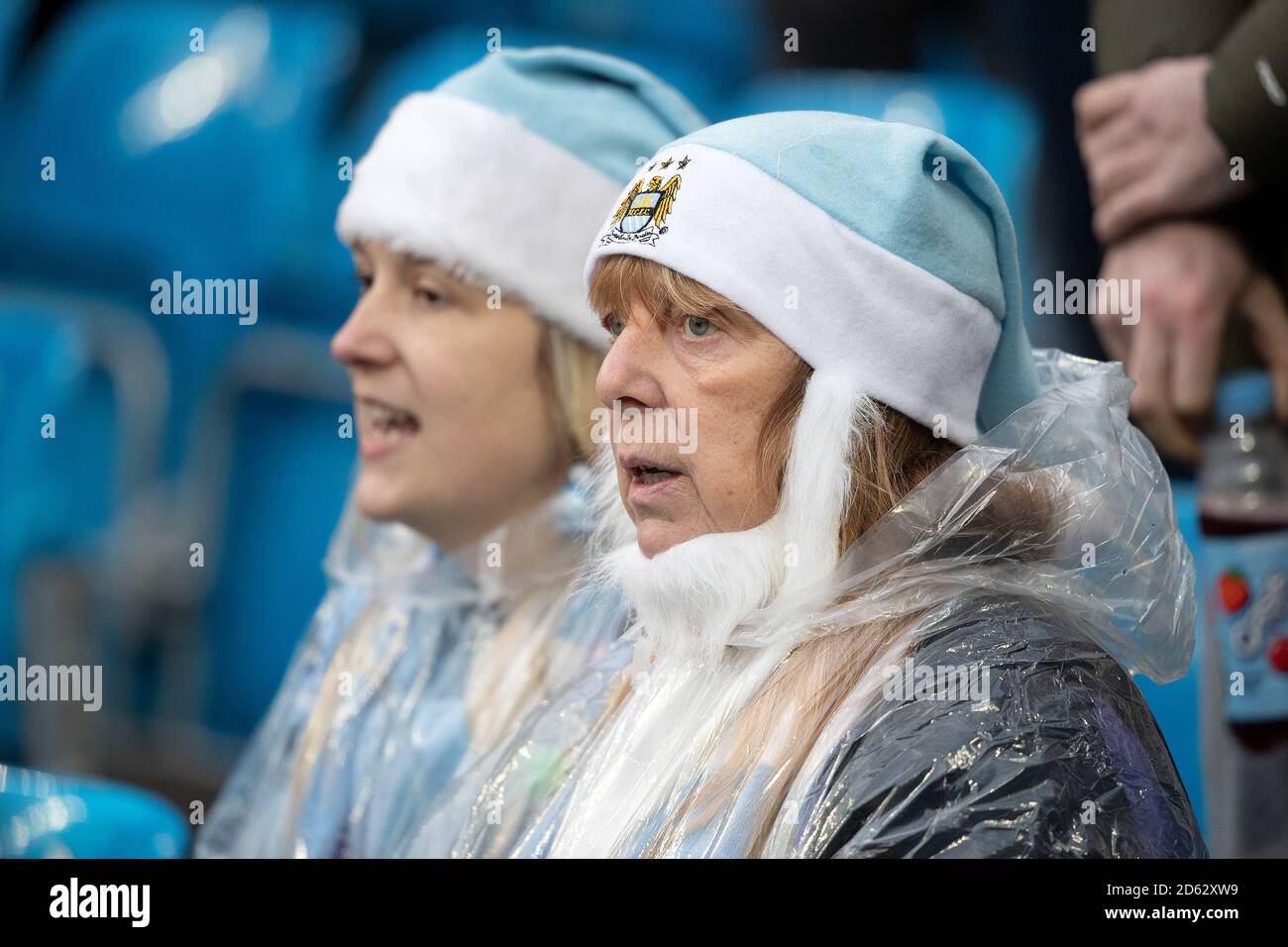 Manchester City tifosi in stand prima della partita contro Palazzo di cristallo Foto Stock