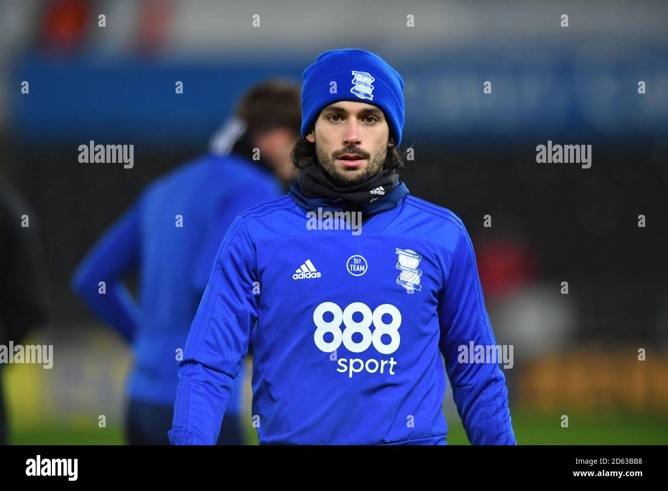 Jota di Birmingham City si sta riscaldando prima del gioco Foto Stock