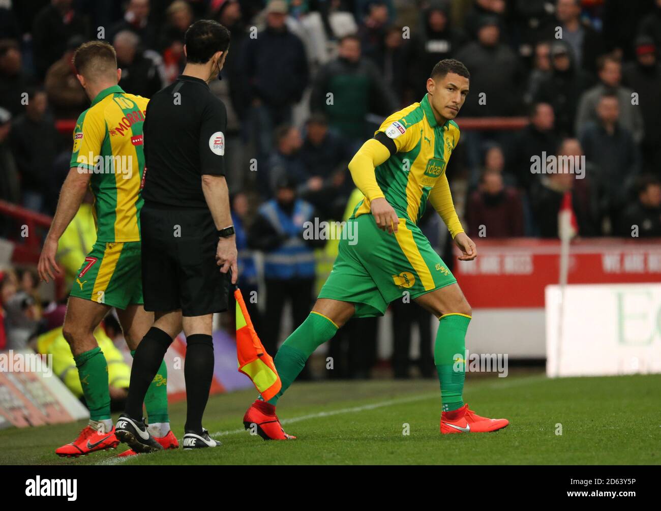 Il sostituto di Jake Livermore di West Bromwich Albion viene sostituito sul passo Foto Stock