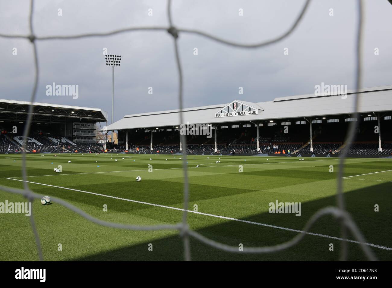 Una vista generale di Craven Cottage davanti a Fulham e. Partita di Everton Foto Stock