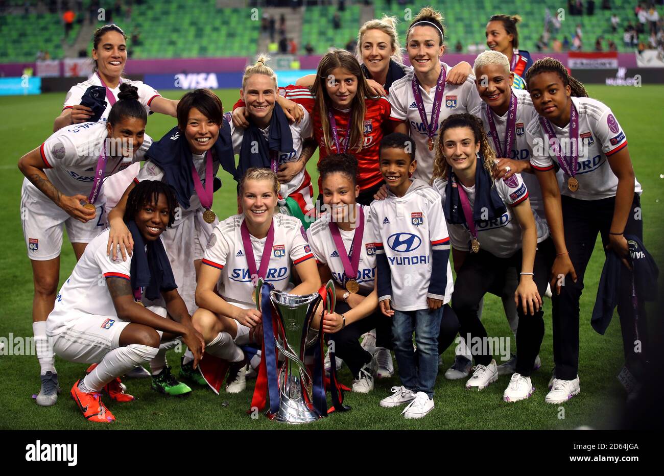 Le donne di Lione festeggiano dopo aver vinto la finale della Champions League Foto Stock