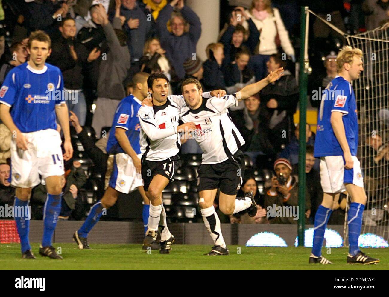 Vincenzo Montella di Fulham segna il suo primo gol per il club per farlo 2-3 Foto Stock