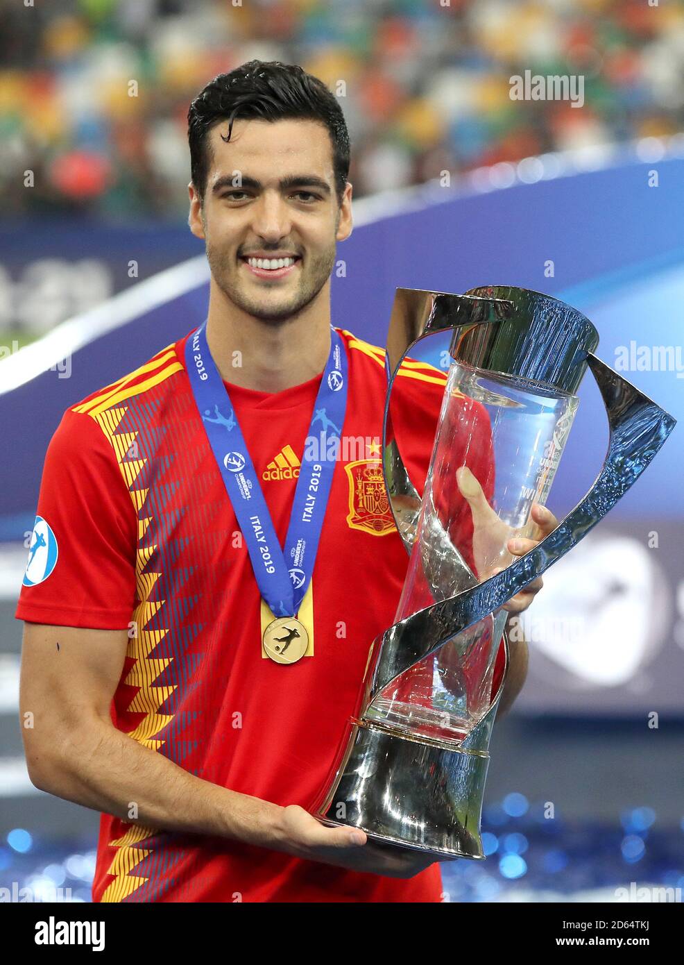 Spagna Mikel Merino festeggia con il trofeo dopo aver vinto la finale europea UEFA Under-21 Championship Foto Stock