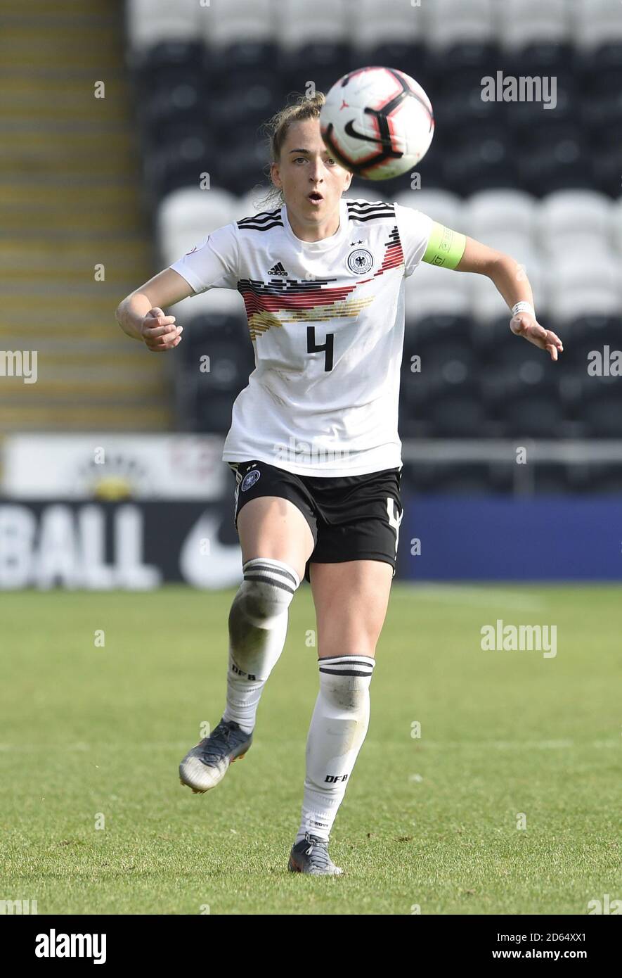 Sophia Kleinherne in azione in Germania durante il Campionato UEFA Under 19 - finale. Foto Stock