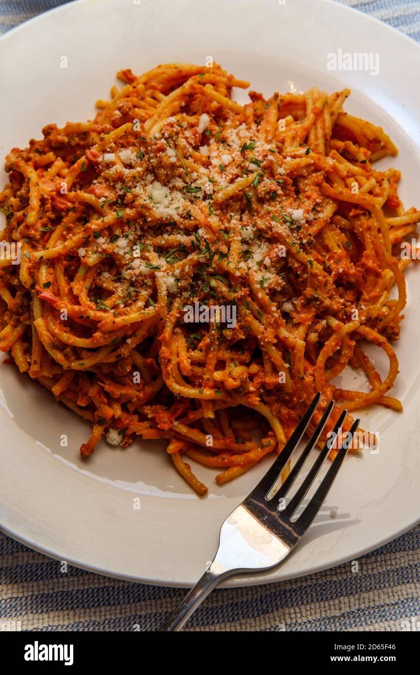 Autentica cena italiana spaghetti ragu alla bolognese Foto Stock