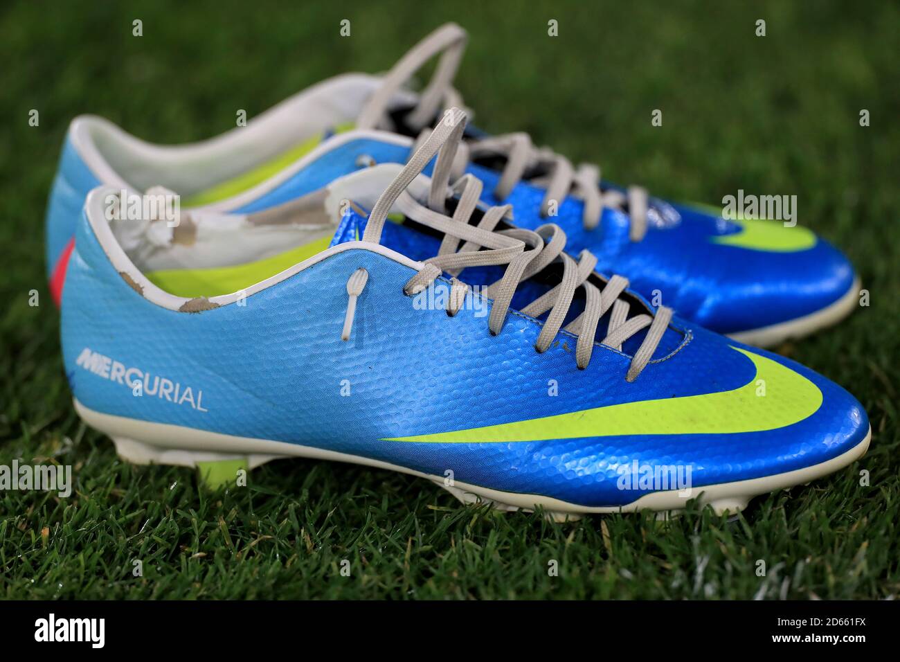 Una vista di alcune scarpe da calcio Nike Mercirial Foto stock - Alamy