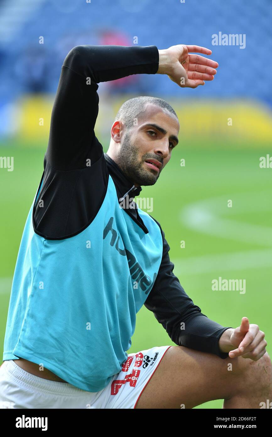 Darren Pratley di Charlton Athletic si riscalda prima del calcio d'inizio Foto Stock