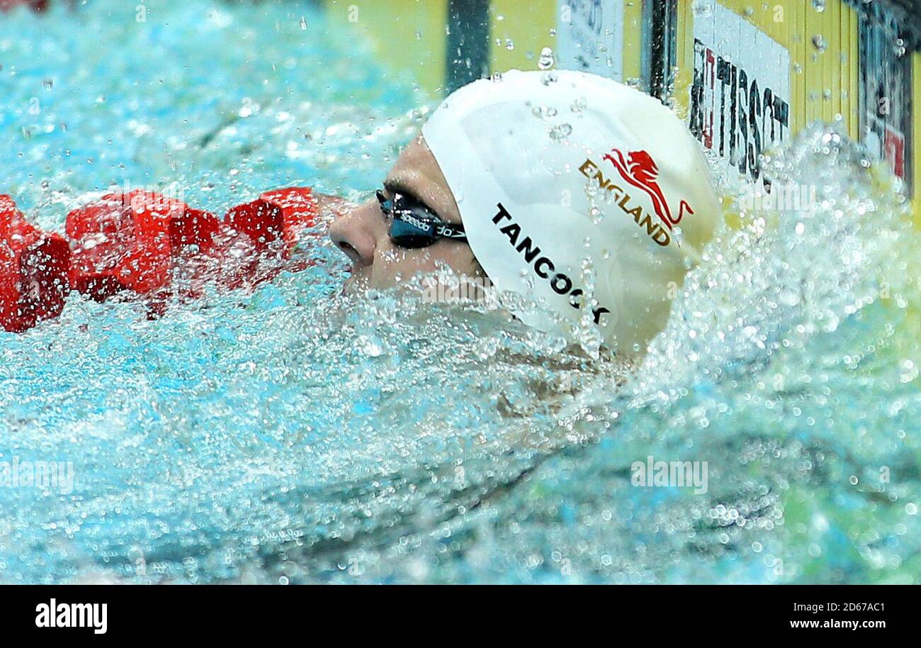 L'Inghilterra Liam Tancock vince l'oro nel backstroke Mens 50m il secondo giorno dei Giochi Commonwealth 2010 al Dr. S.P.M. Complesso Acquatico a Delhi, India Foto Stock