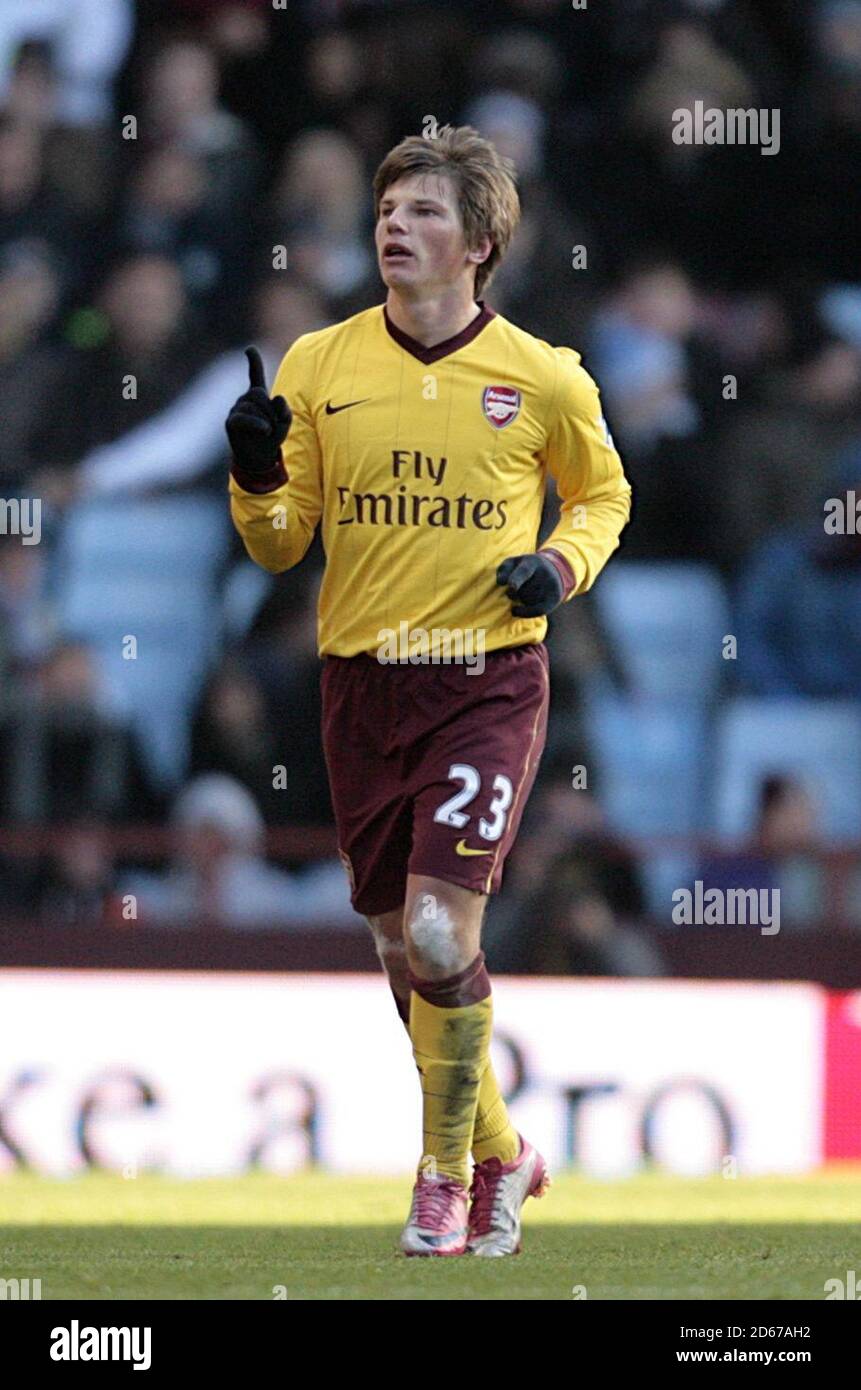 Andrey Arshavin dell'Arsenal festeggia dopo aver segnato l'obiettivo di apertura Foto Stock