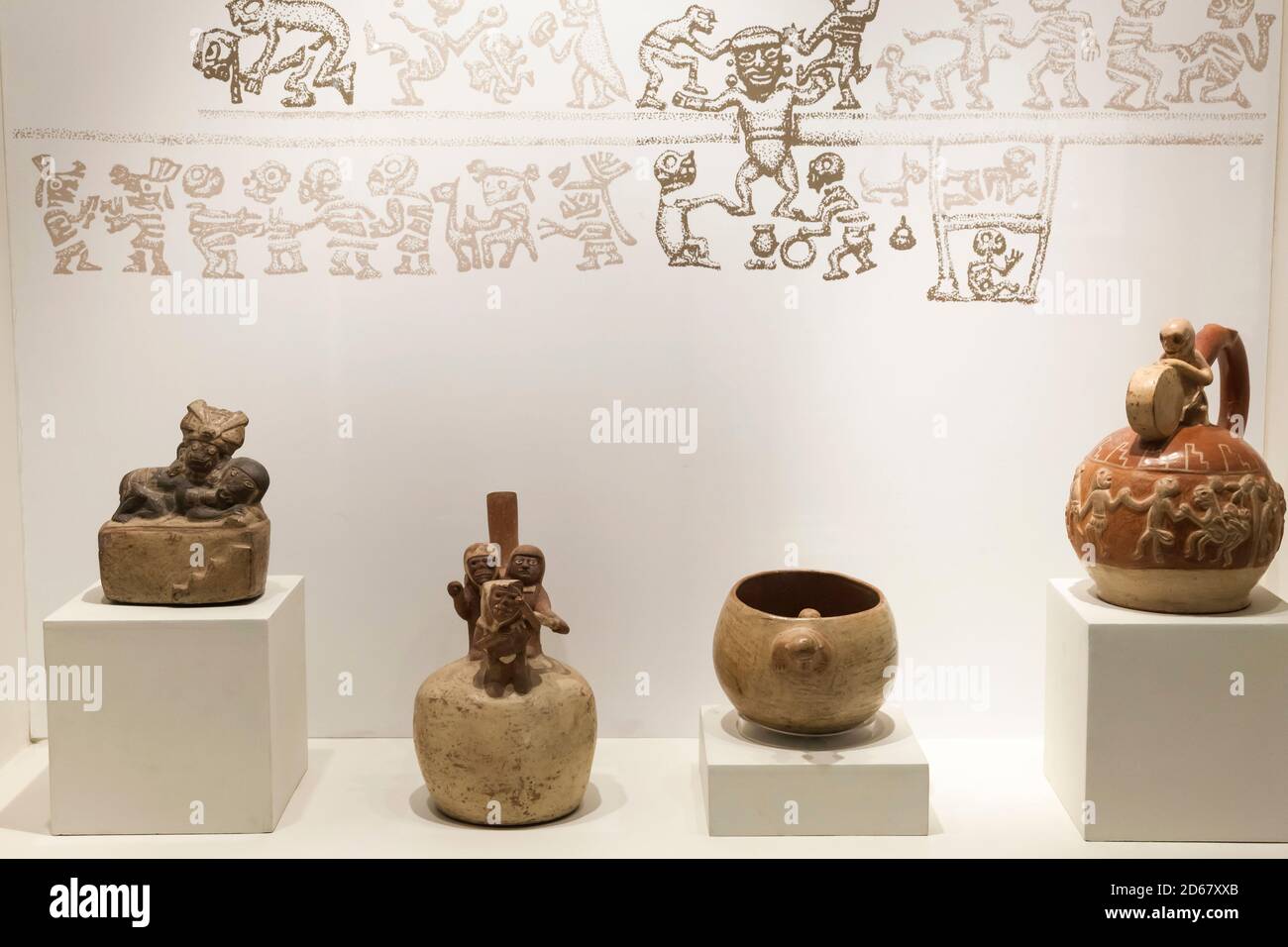 Ceramica precolombiana del museo Larco, museo Larco Herrera, Museo Arqueológico Rafael Larco Herrera, Lima, Perù, Sud America Foto Stock