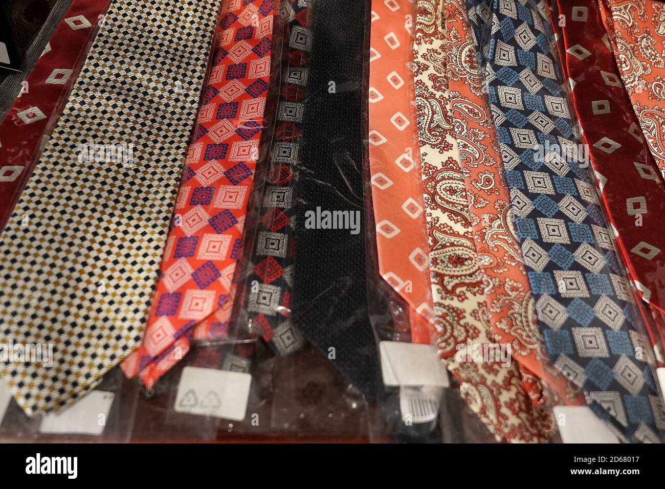 Le cravatte sono raffigurate nell'atelier di Domenico 'Mimo' Spano nel  quartiere di Manhattan di New York City, New York, USA, 8 ottobre 2020.  Spano, un sarto italiano con sede a Manhattan, che