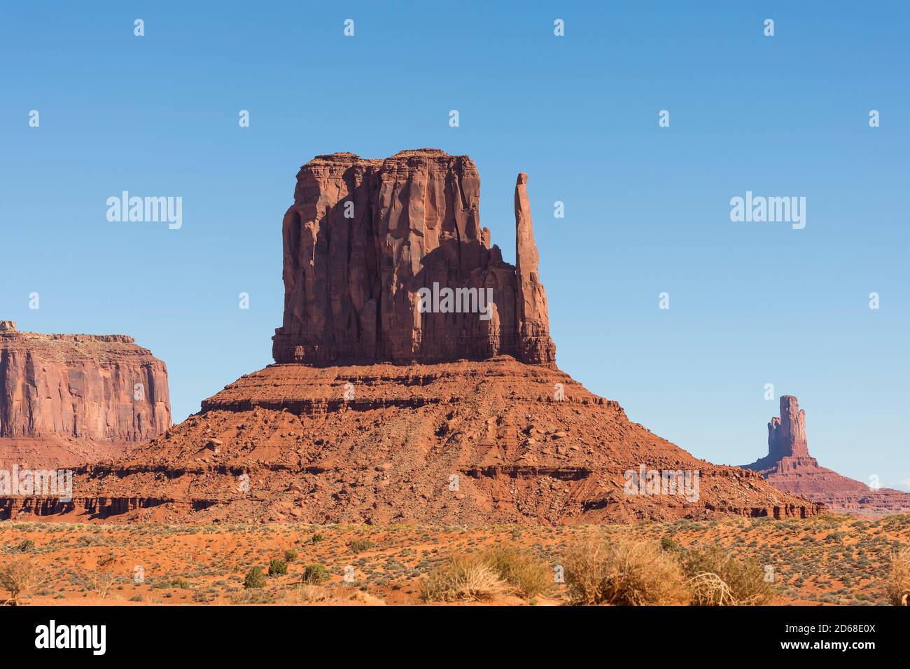 USA: Le famose formazioni rocciose nella Monument Valley, Arizona, paesaggio tipico del grande West americano Foto Stock