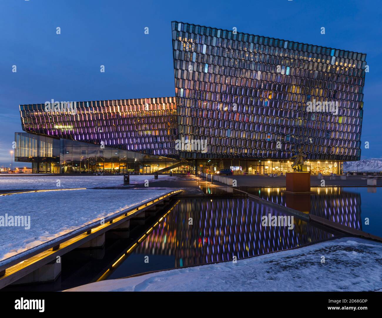 Reykjavik, Harpa, la nuova sala concerti e centro congressi (inaugurato nel 2011). Il buidling è una delle nuove icone architettoniche dell'Islanda Foto Stock