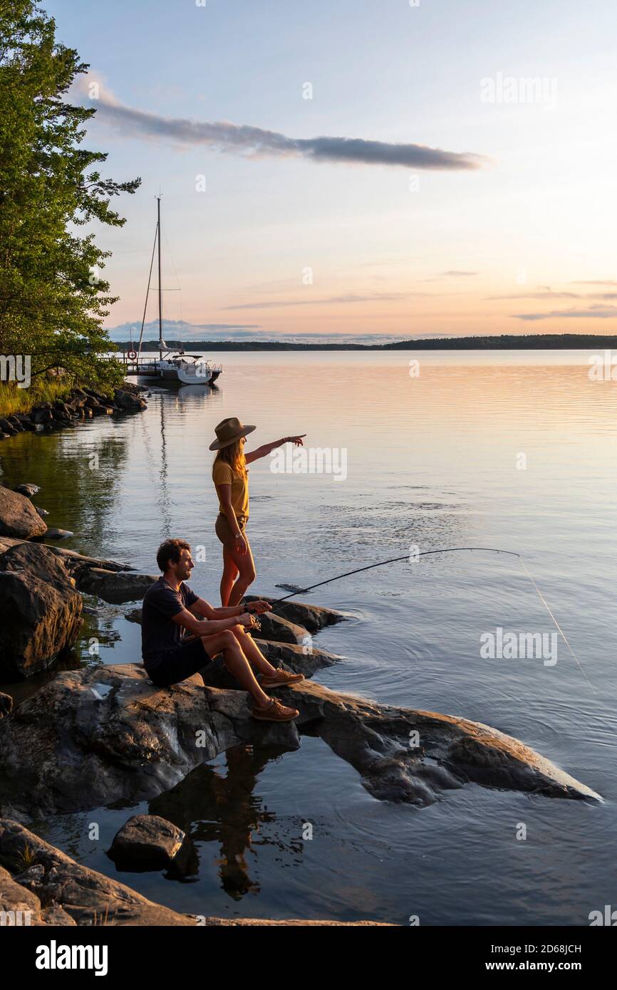 Paesaggio della regione della Finlandia sudoccidentale, dove ci sono migliaia di isole, all'incrocio del Golfo di Finlandia e del Golfo di Botnia. Arco Foto Stock