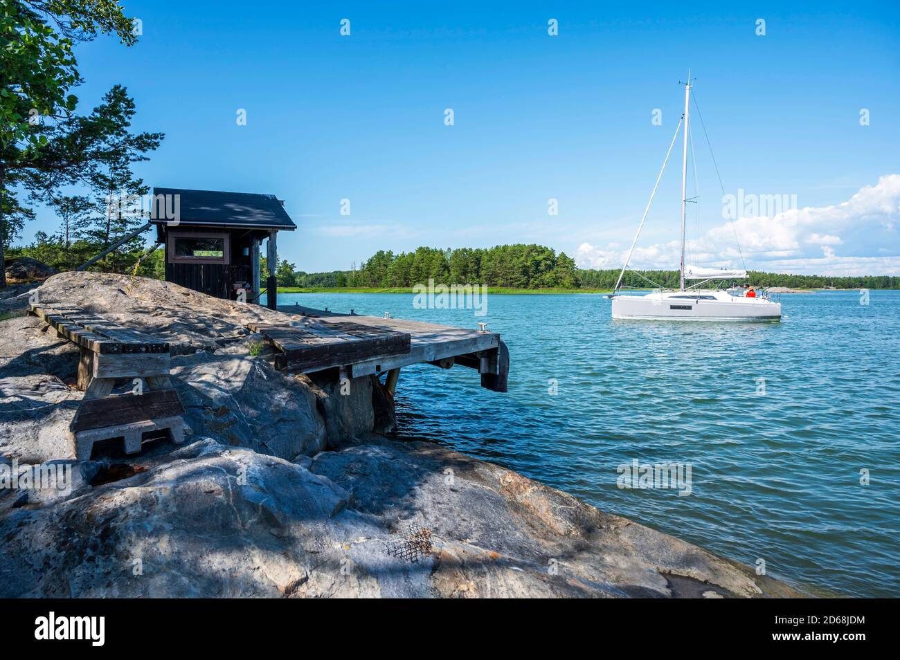 Paesaggio della regione della Finlandia sudoccidentale, dove ci sono migliaia di isole, all'incrocio del Golfo di Finlandia e del Golfo di Botnia. Arco Foto Stock
