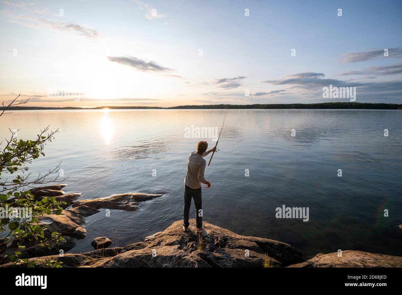 Paesaggio della regione della Finlandia sudoccidentale, dove ci sono migliaia di isole, all'incrocio del Golfo di Finlandia e del Golfo di Botnia. Arco Foto Stock