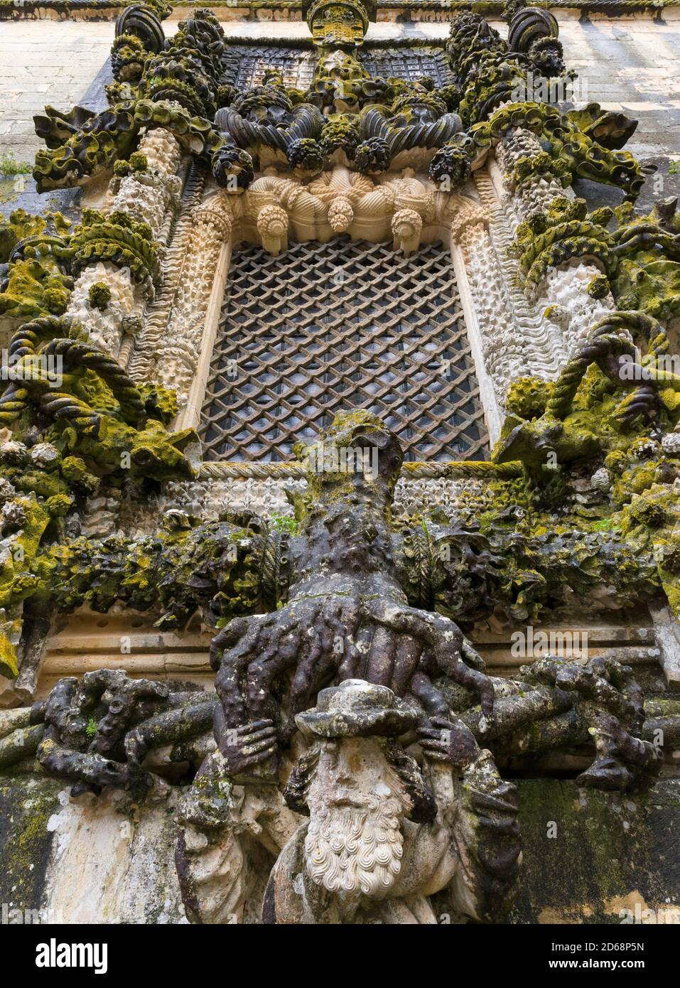 La finestra Manueline o Janela do capitulo . Convento di Cristo, Convento de Cristo, a Tomar. Fa parte del patrimonio mondiale dell'UNESCO Europa meridionale Foto Stock