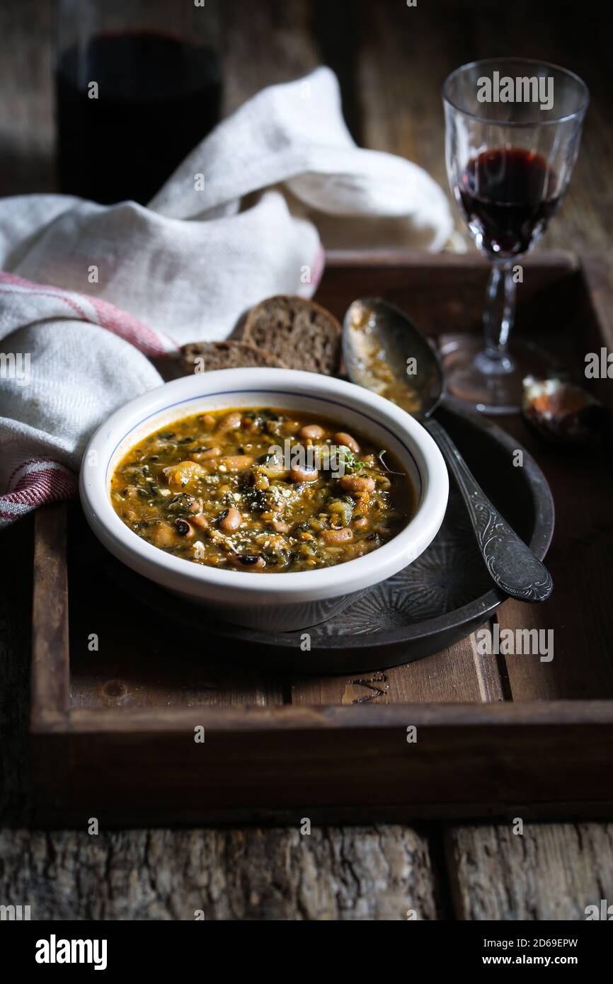 Ribollita, kale Lacinato italiano e zuppa di fagioli Foto Stock