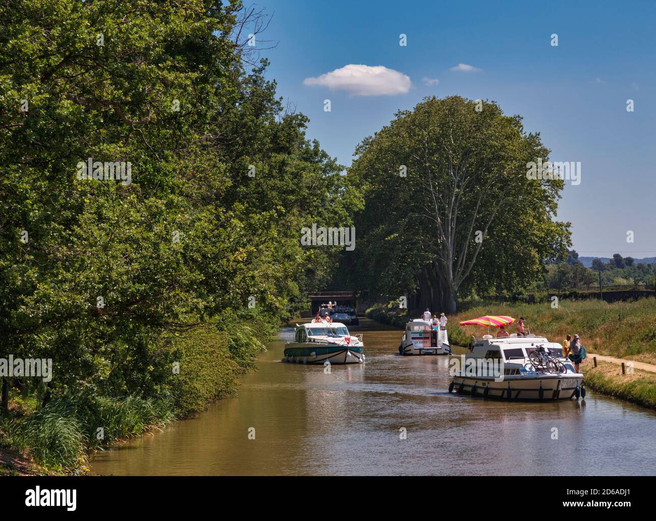 Attività di svago sul Canal du Midi vicino a Carcassonne, Languedoc-Roussillon, Francia. Foto Stock
