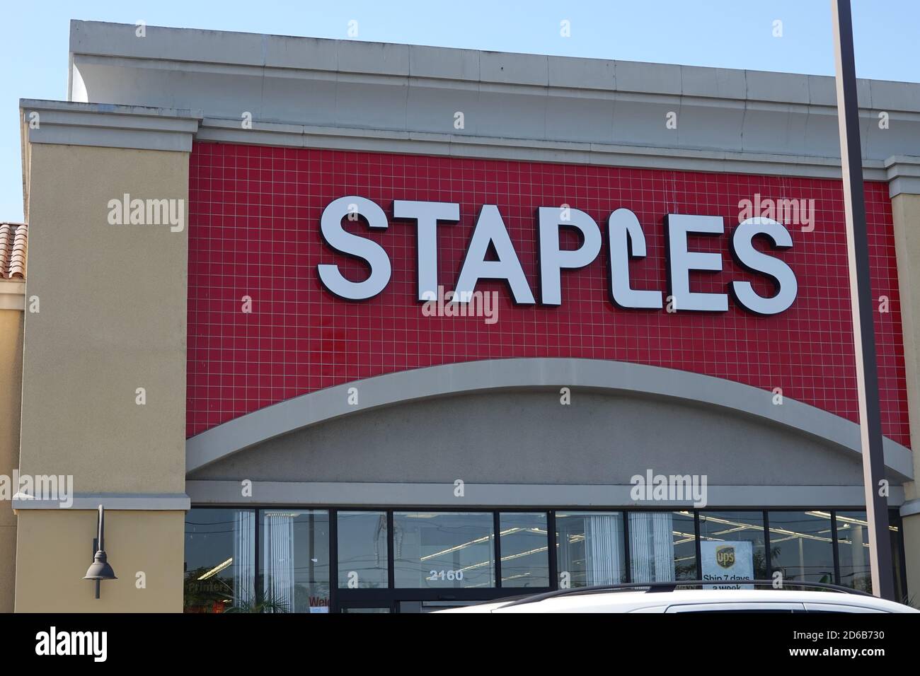 Graffette ufficio segno vetrina. Un'azienda americana di forniture per ufficio Foto Stock
