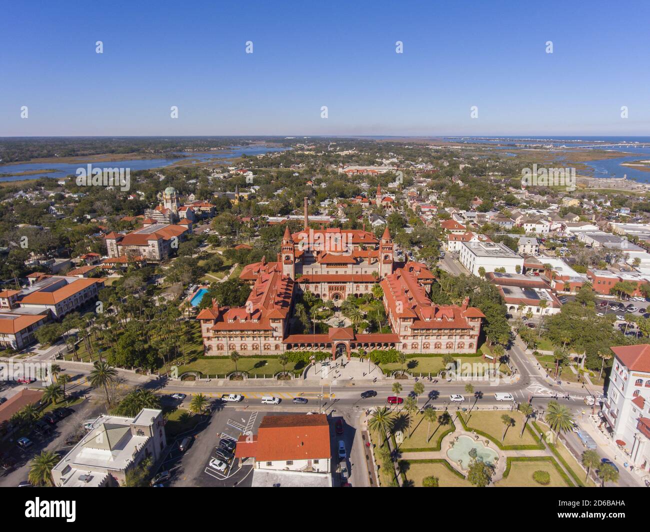 Veduta aerea di Ponce de Leon Hall del Flagler College a St. Augustine, Florida, USA. La sala Ponce de Leon con stile coloniale spagnolo è una U Foto Stock