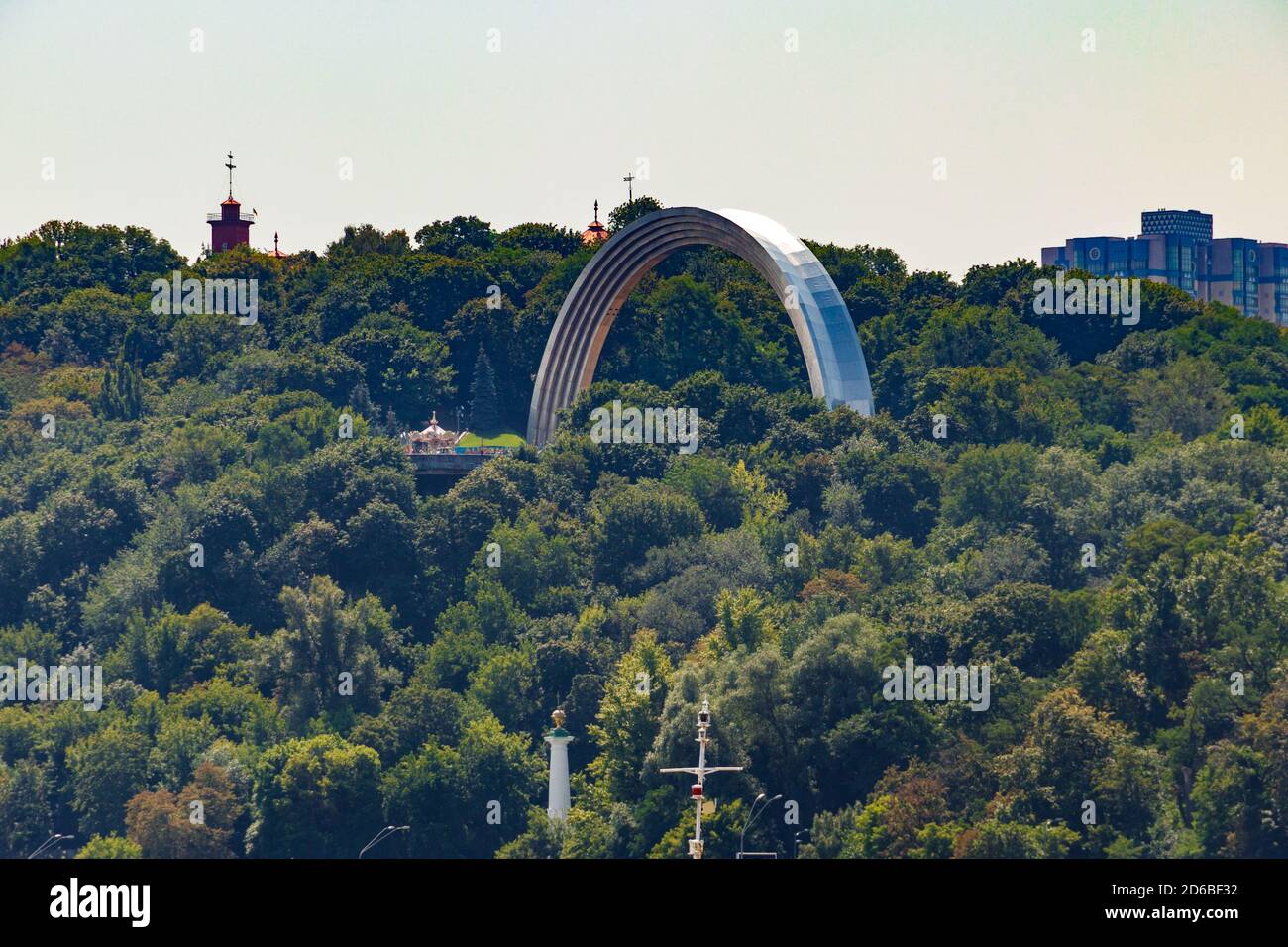 Vista sull'Arco dell'amicizia popolare a Kiev, Ucraina Foto Stock