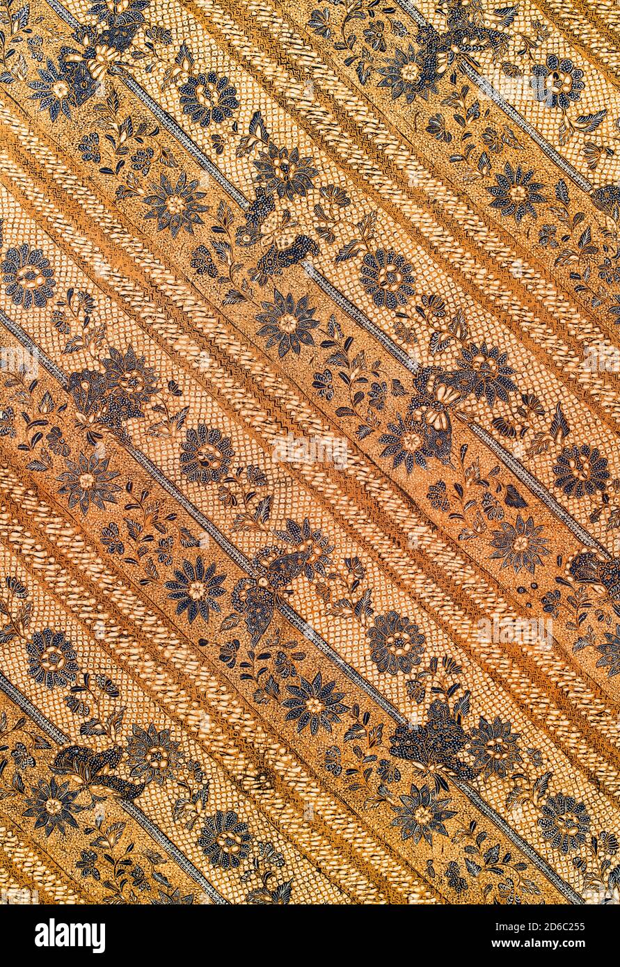 Batik indonesiano: È una tecnica di tintura cerata-resistente applicata a stoffa intera, o stoffa fatta usando questa tecnica originata dall'Indonesia. Foto Stock