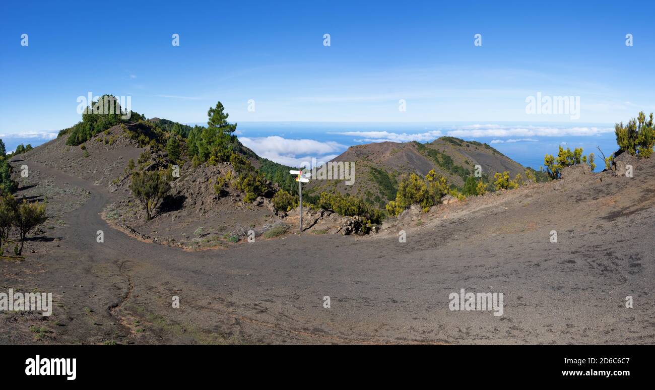 Sentiero escursionistico sull'isola di El Hierro - bivio per il Vulcano Tanganasoga Foto Stock