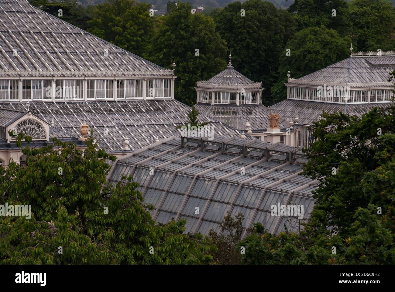 Londra, UK - 9 apr 2019 : Vista aerea sulla serra presso i Kew Gardens (Royal Botanic Gardens). Nessuna messa a fuoco, in particolare. Foto Stock