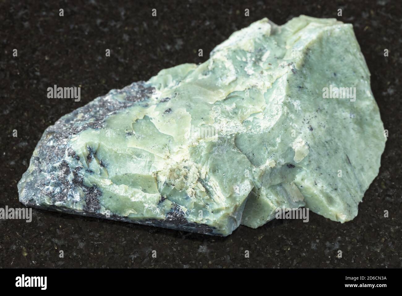 Roccia di giada grezza immagini e fotografie stock ad alta risoluzione -  Alamy