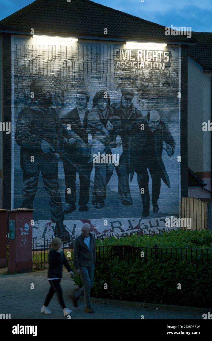 17.07.2019, Derry, Irlanda del Nord, Regno Unito - Murale cattolico nel distretto di Bogside, commemorando la lotta irlandese per la libertà contro il Foto Stock