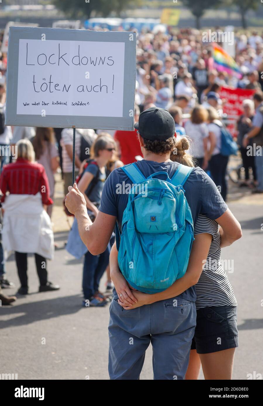 20.09.2020, Duesseldorf, Renania Settentrionale-Vestfalia, Germania - dimostrazione contro la politica sanitaria del governo federale e misure volte a limitare la soglia Foto Stock