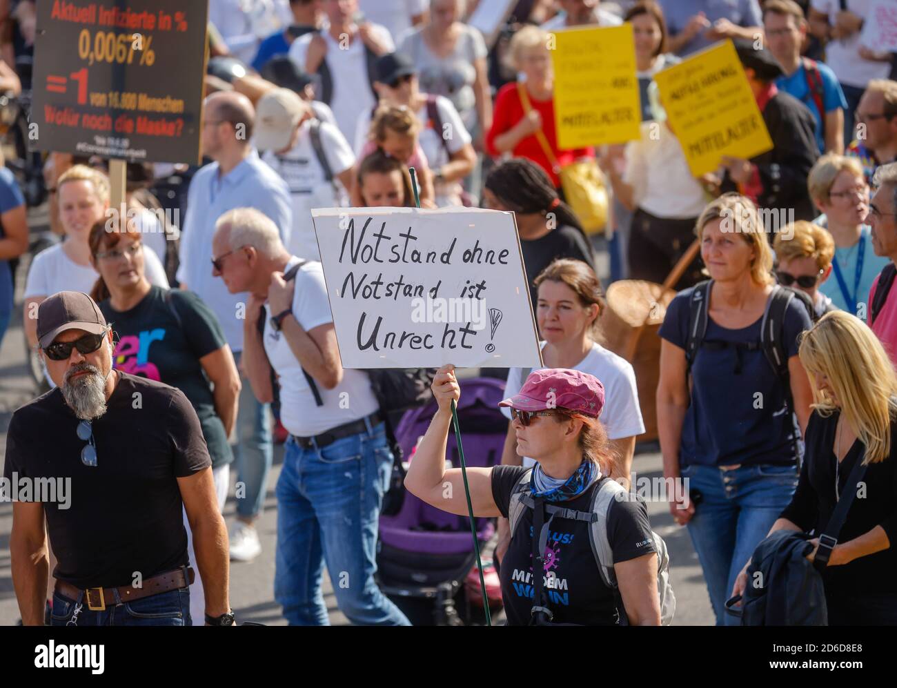 20.09.2020, Duesseldorf, Renania Settentrionale-Vestfalia, Germania - dimostrazione contro la politica sanitaria del governo tedesco e contro le misure di limitazione dell' Foto Stock