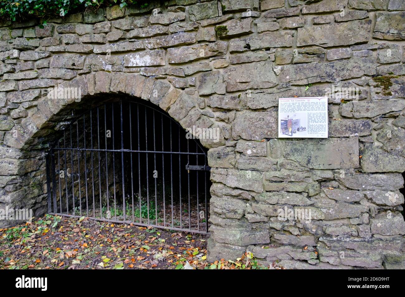 Il vecchio Limekiln a symonds Yat nella valle di Wye nella foresta di dean Foto Stock