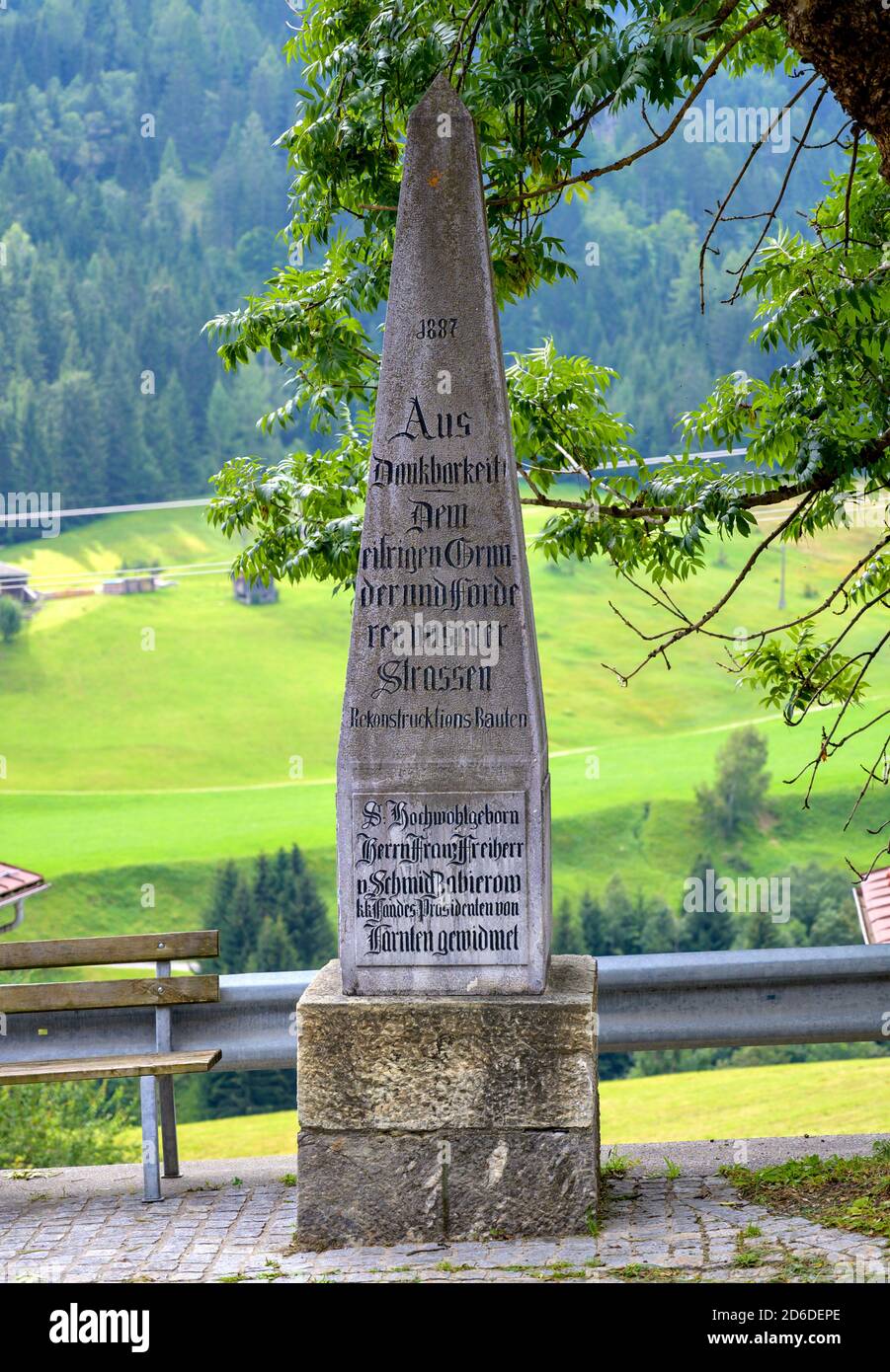 Monumento storico in ricordo del barone Schmid Zabierow ex presidente di Stato della Carinzia, Austria Foto Stock