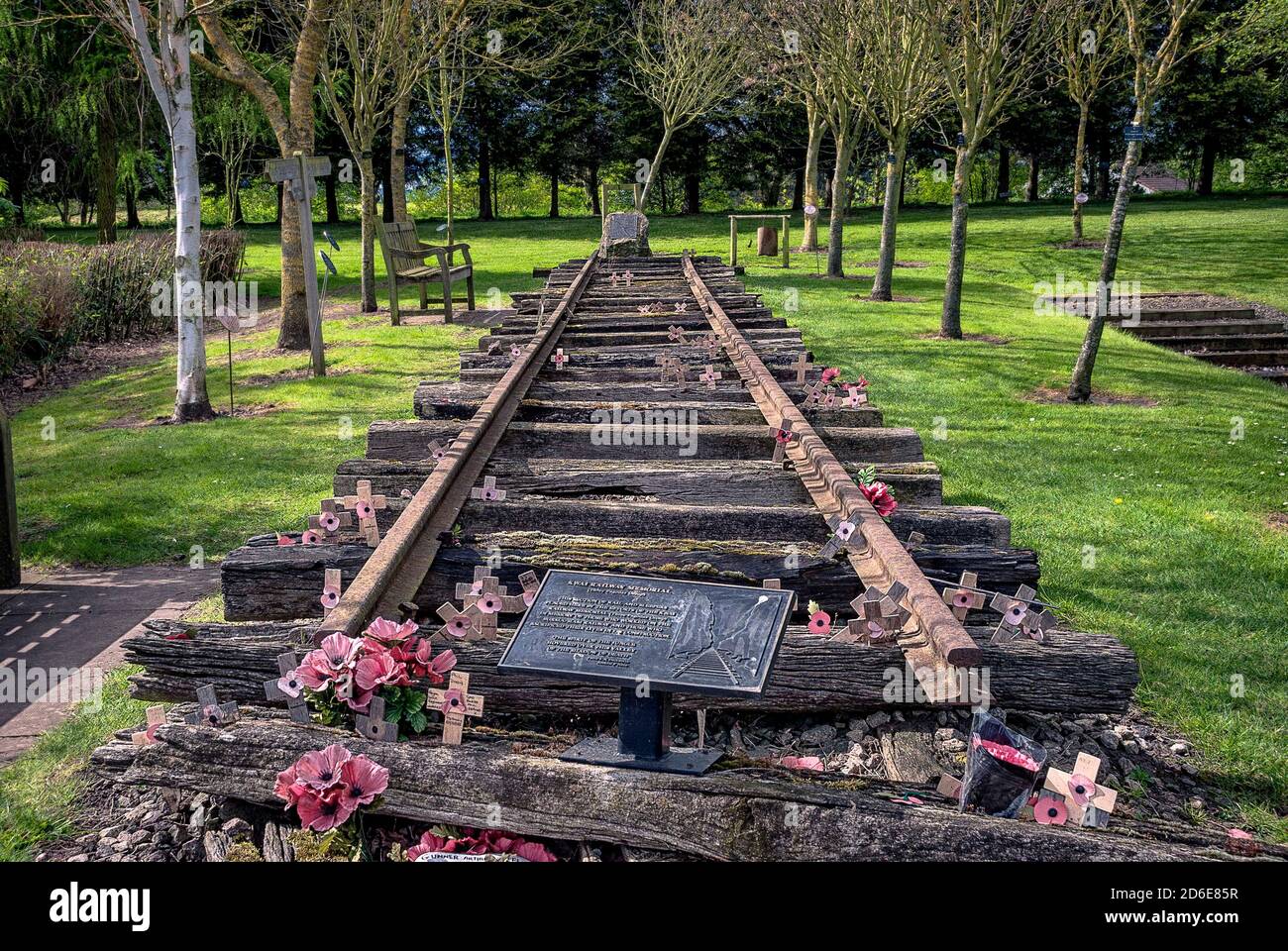 Una sezione della ferrovia della Birmania al National Arboretum Memorial, Regno Unito Foto Stock