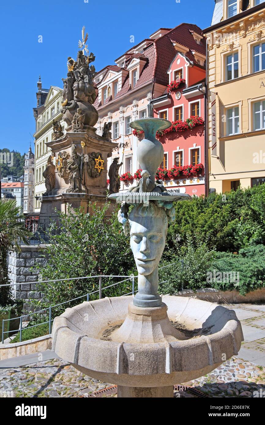 Fontana nella zona termale, Karlovy Vary, triangolo termale, Boemia, Repubblica Ceca Foto Stock