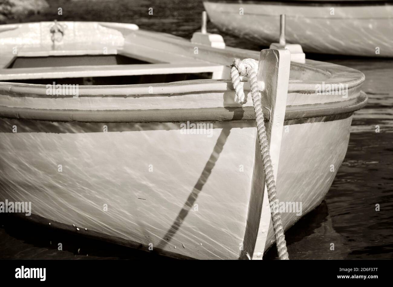Piccole barche da pesca in un villaggio di pescatori, Tivat, Montenegro Foto Stock