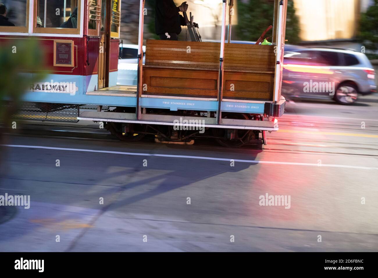 Funivia di San Francisco in movimento di notte Foto Stock