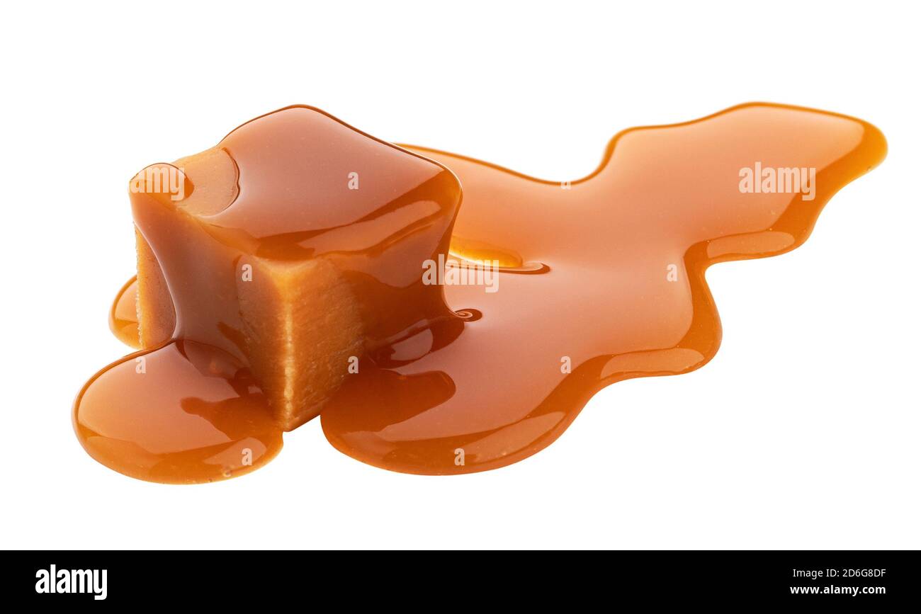 Caramello caramello caramello e salsa al caramello isolato su sfondo bianco Foto Stock