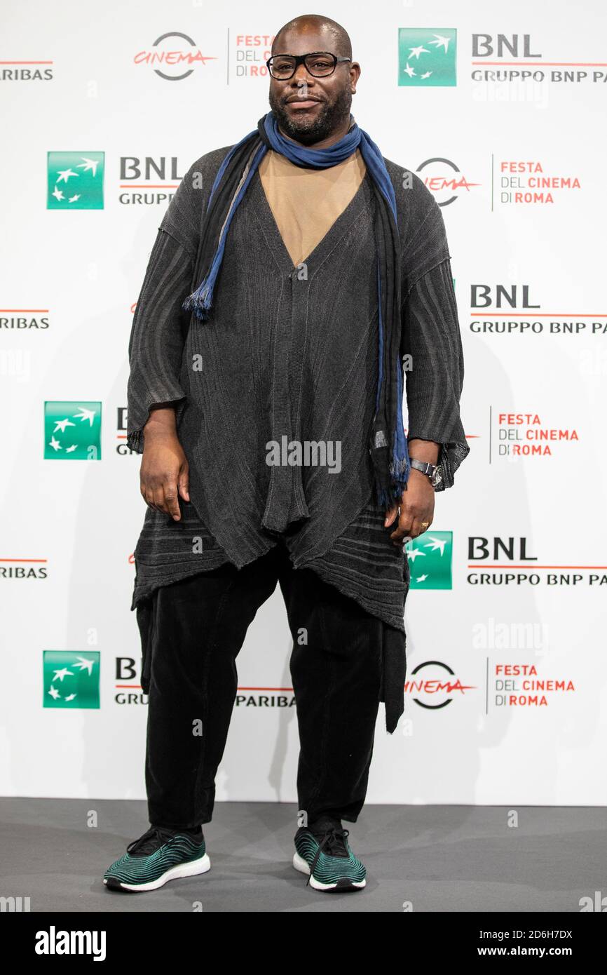 Il regista Steve McQueen pone per i fotografi la foto call del film Small Ax durante la 15a edizione del film di Roma Fest. Roma (Italia), 16 ottobre 2020 Photo Pool Insifosoto Foto Stock