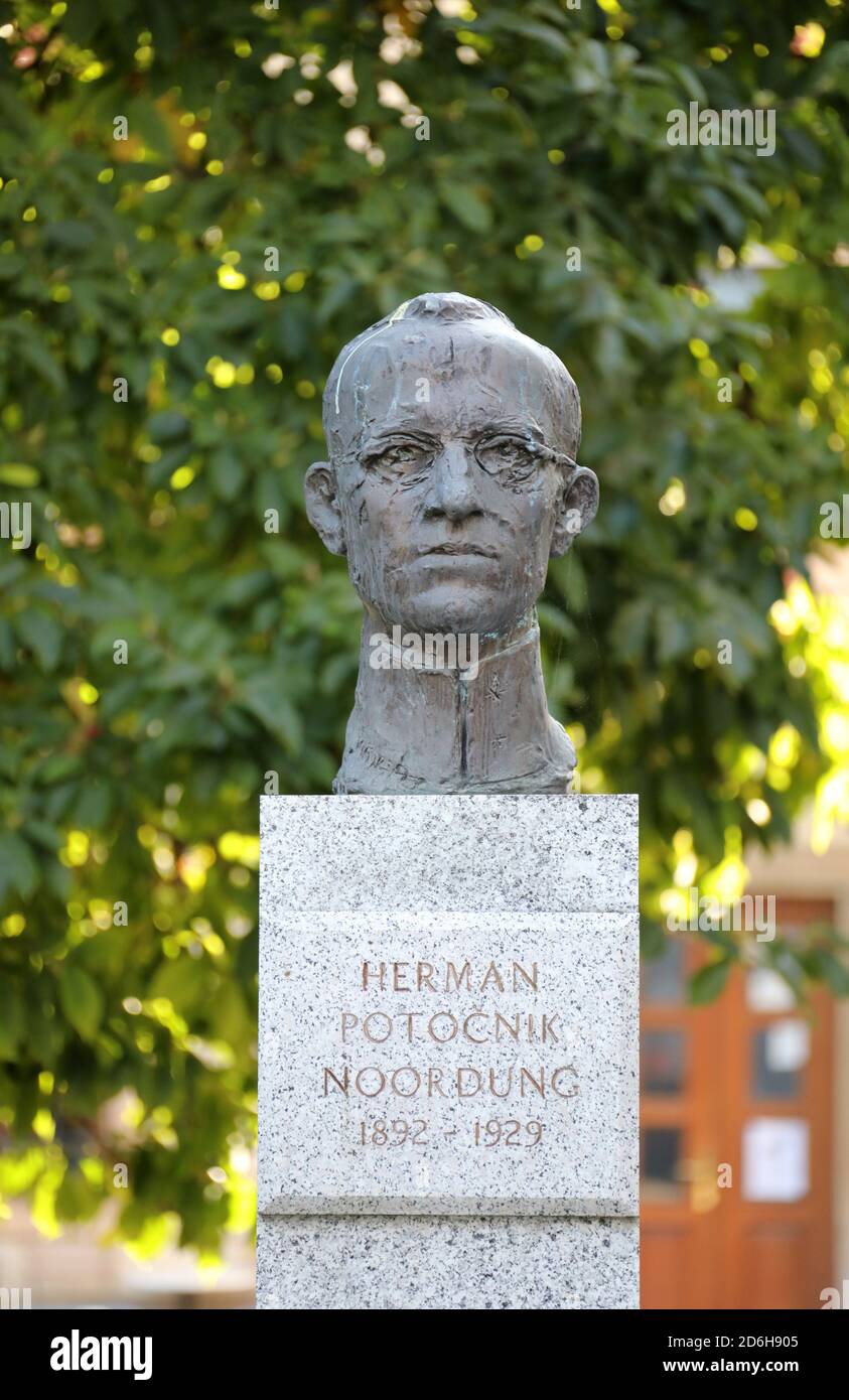 Busto di Herman Potocnik Noordung che era un famoso jugoslavo Ingegnere razzo Foto Stock
