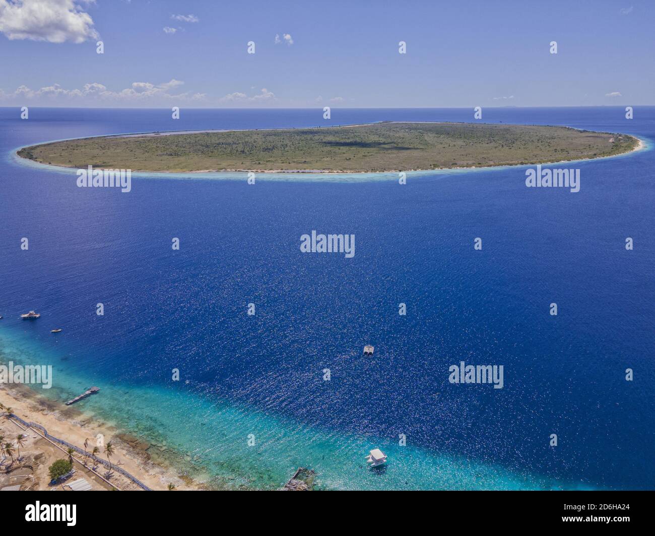 Una vista aerea di Little Bonaire, la piccola isola accanto a Bonaire. Questa piccola isola è abitata sul turista verrà alle piccole spiagge Foto Stock