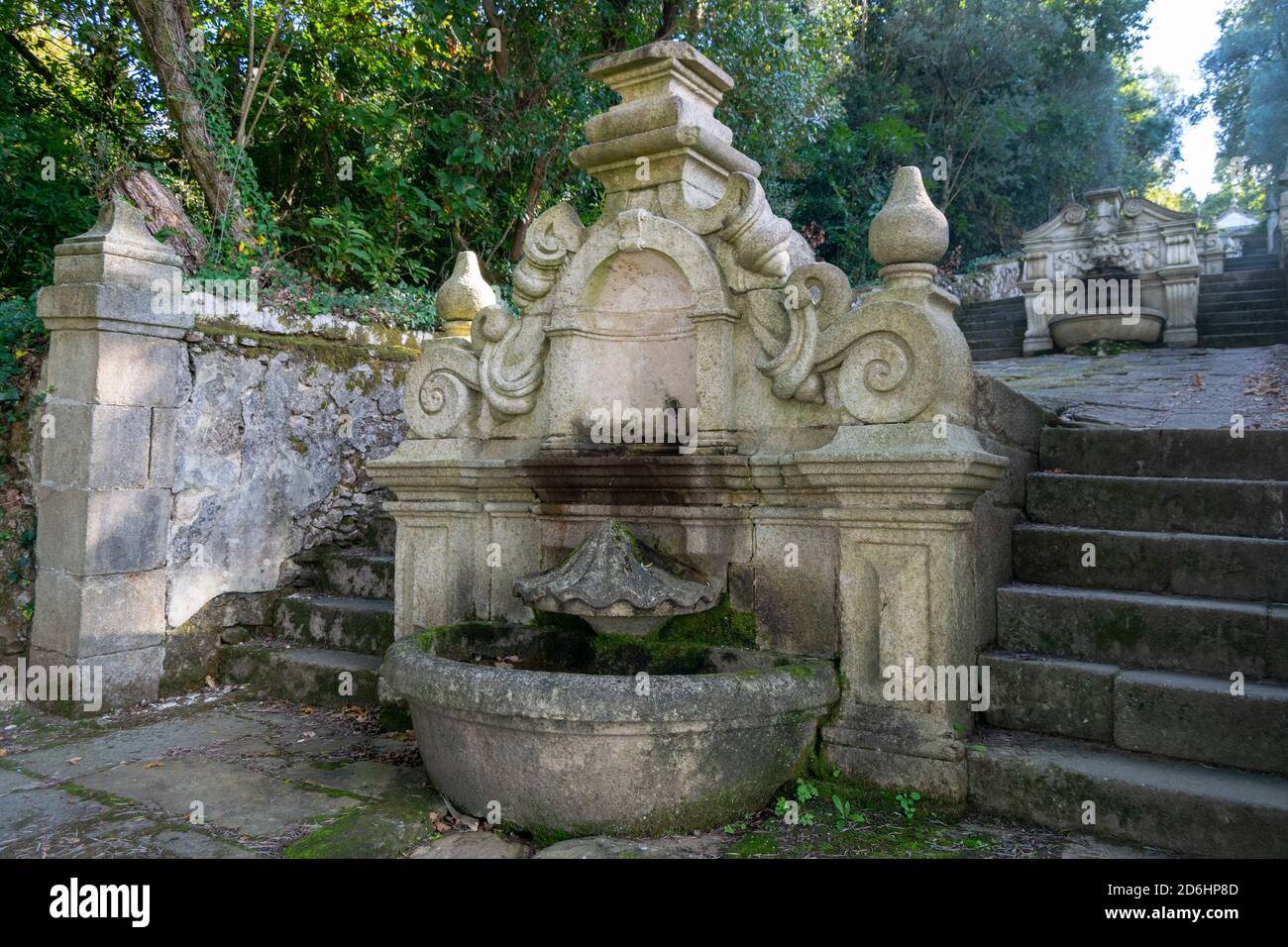 Fontana in stile barocco del monastero di Tibães, noto anche come Mosteiro de Tibães In Portogallo Foto Stock