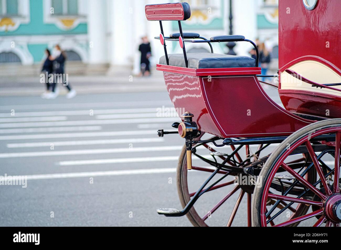La parte posteriore della carrozza, un trasporto passeggeri chiuso con sorgenti, posta e trasporto pubblico del XIX secolo Foto Stock