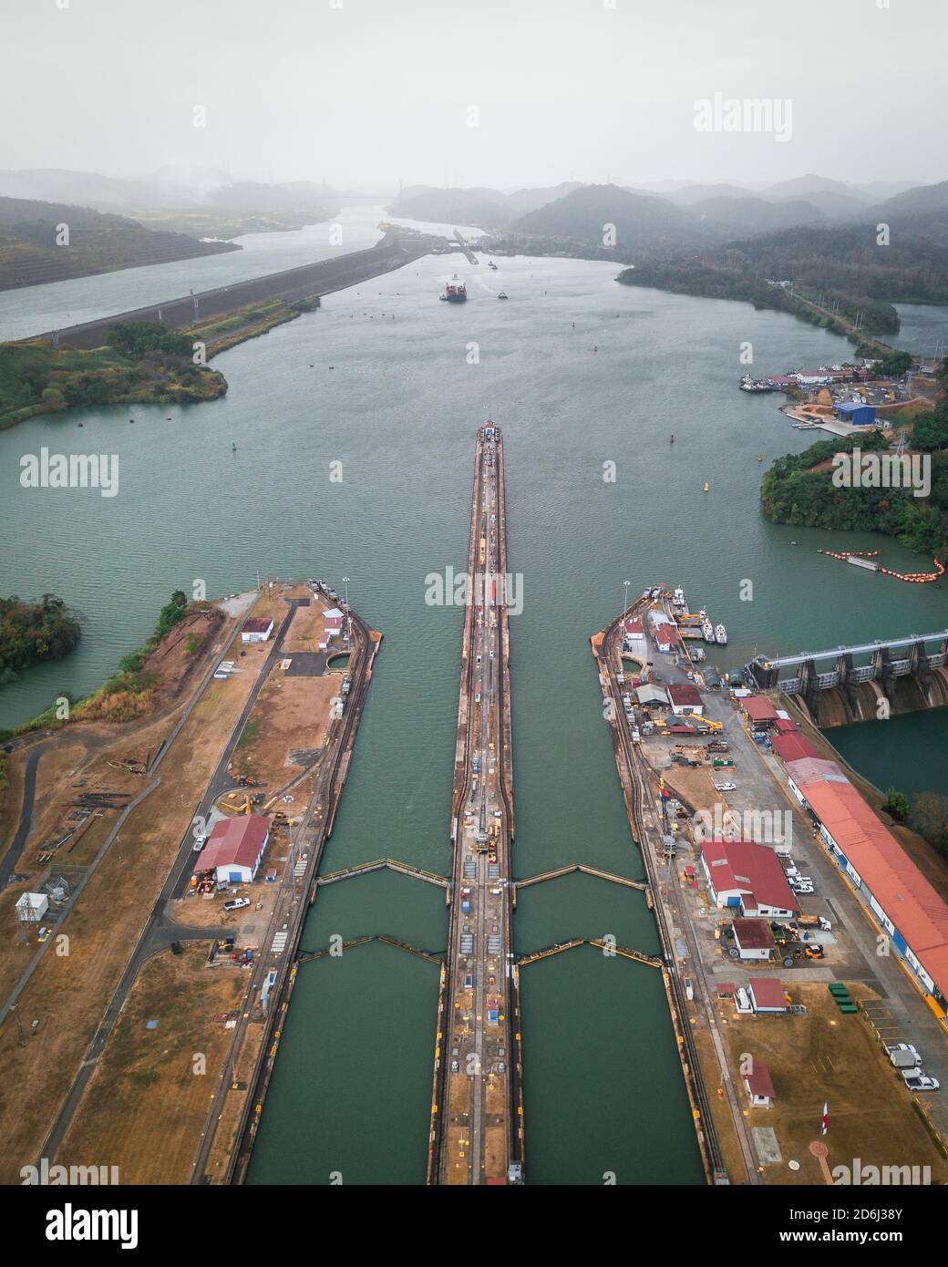 Vista aerea, blocco nel canale di Panama dall'alto, Mirador Miraflores, Panama Foto Stock