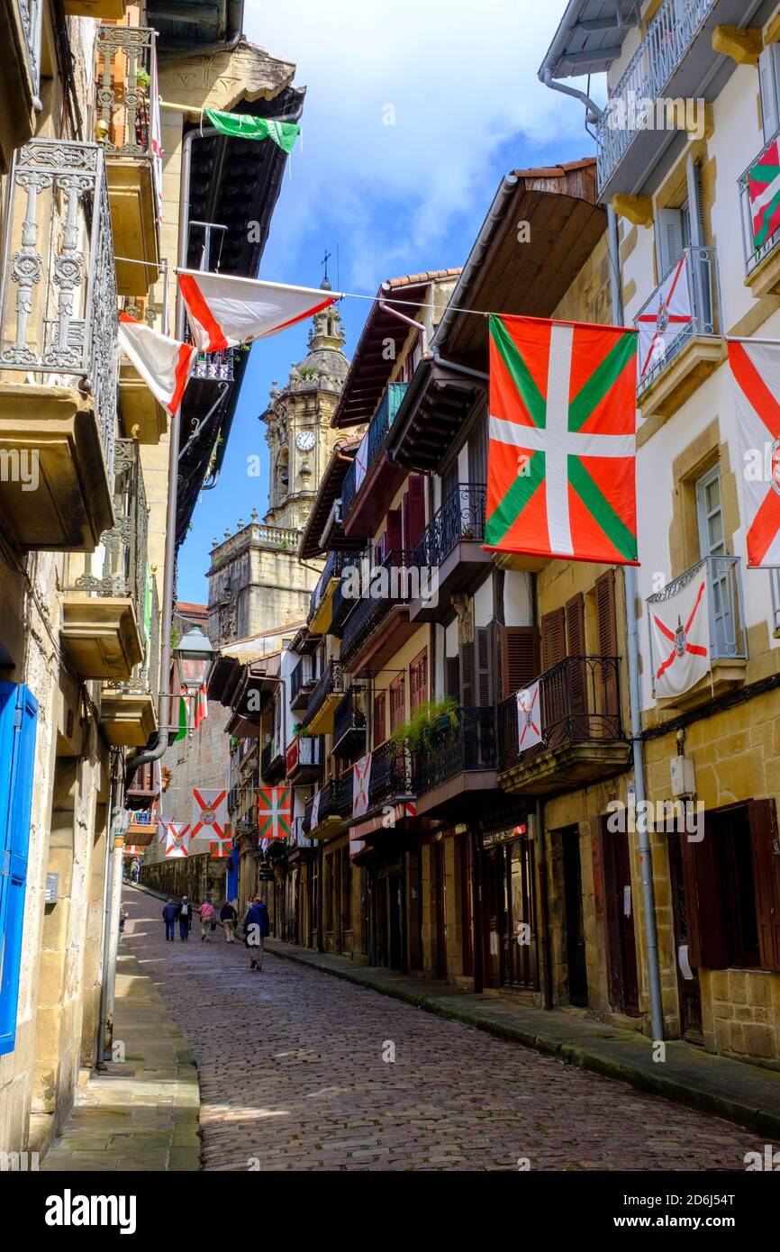 Nagusi Kalea, Hondarribia, nei pressi di Irun, Paesi Baschi, Pais Vasco, Provincia di Gipuzkoa, Spagna Foto Stock