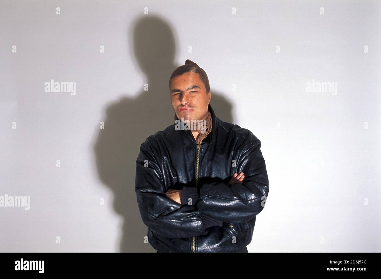 Criminale con calza sopra faccia, Berlino, Germania Foto Stock